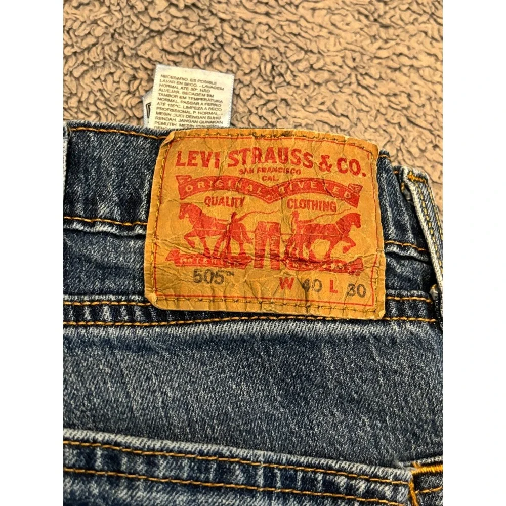 Levis 505 Jeans Mens 40x30 Regular Fit Straight Medium Wash Blue Denim Relaxed